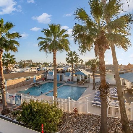 Tropic Island Resort Порт Арансас Екстериор снимка