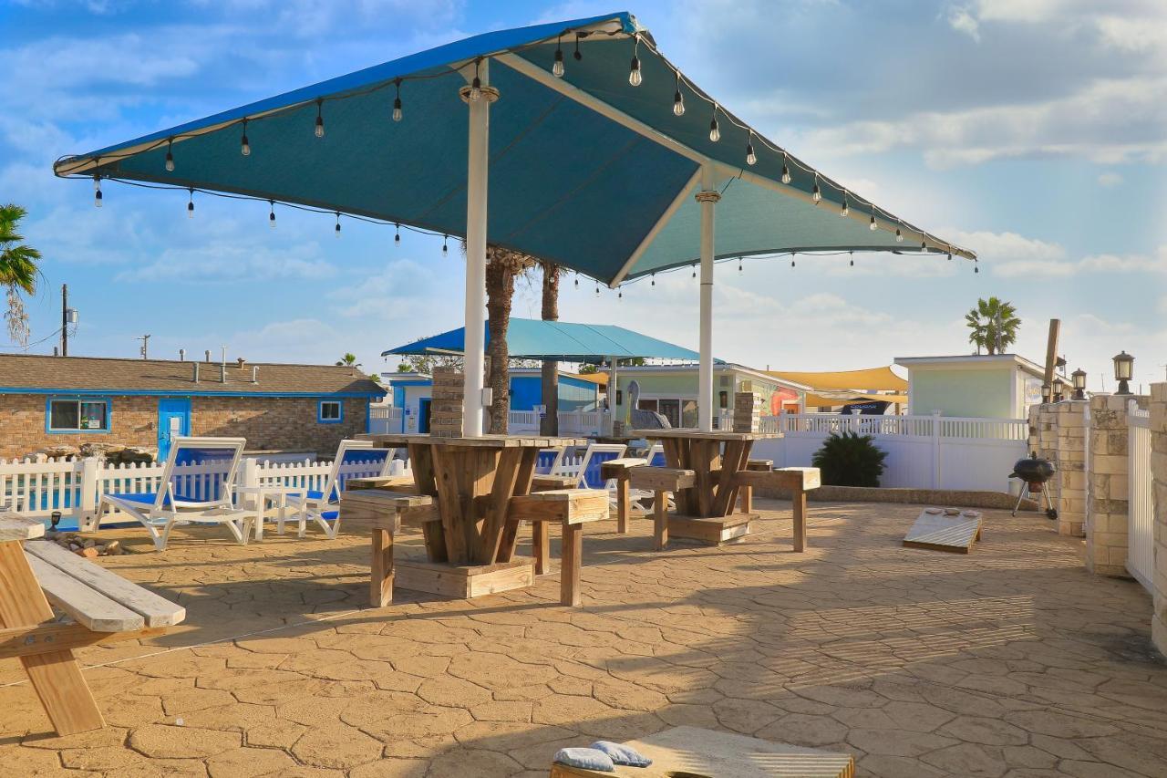 Tropic Island Resort Порт Арансас Екстериор снимка